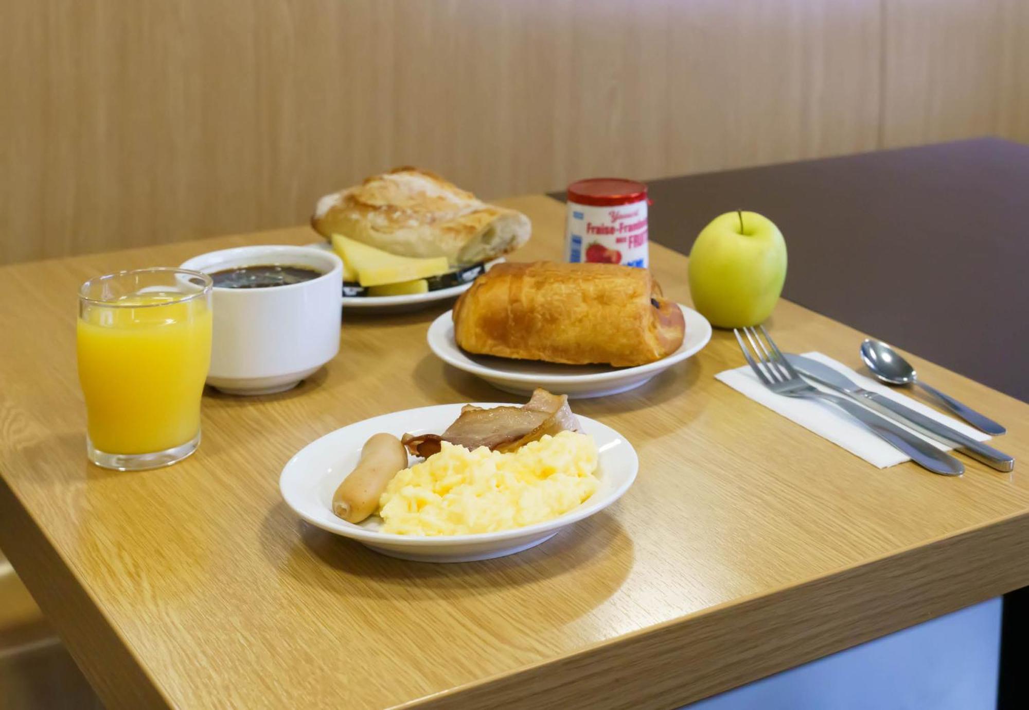 B&B Hotel Saint-Brieuc Трегё Экстерьер фото
